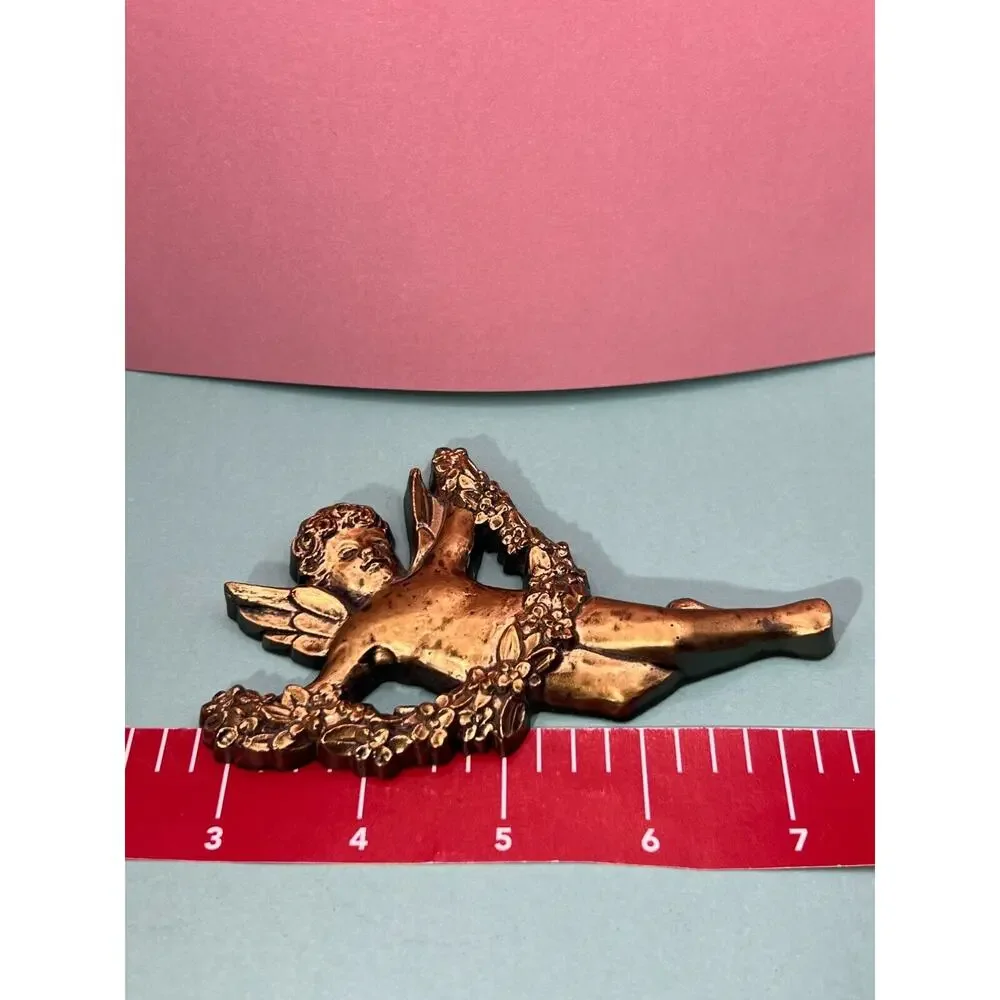 Syroco Gold-Accented Cherub Set with Lei Wall Hangings Lot of three (3)